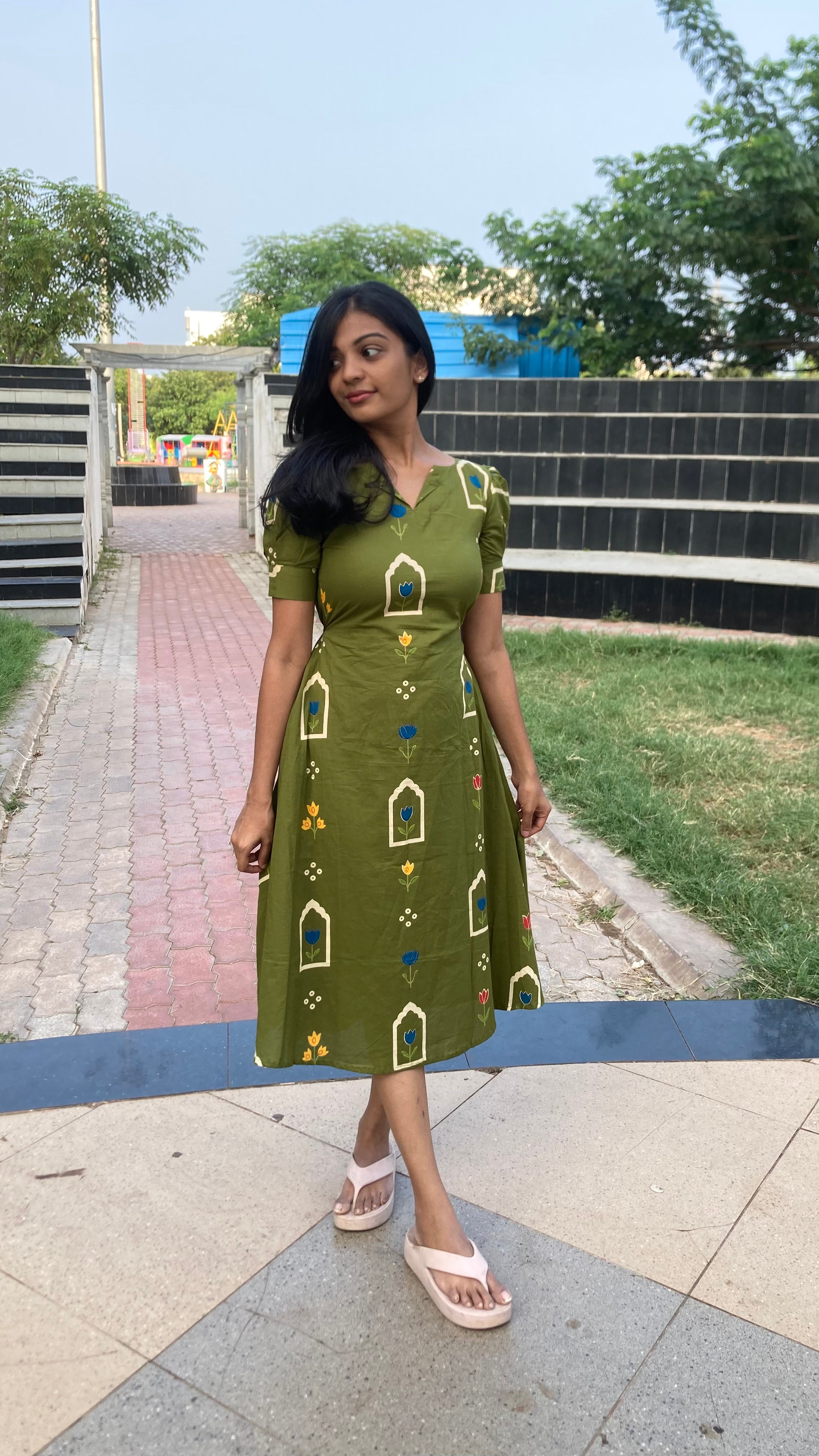 Aline frock with elastic back - Olive